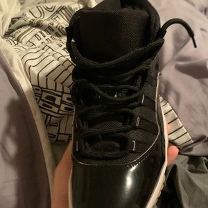 Jordan 11’s, not in good condition. Can definitely be saved with good shoe clean